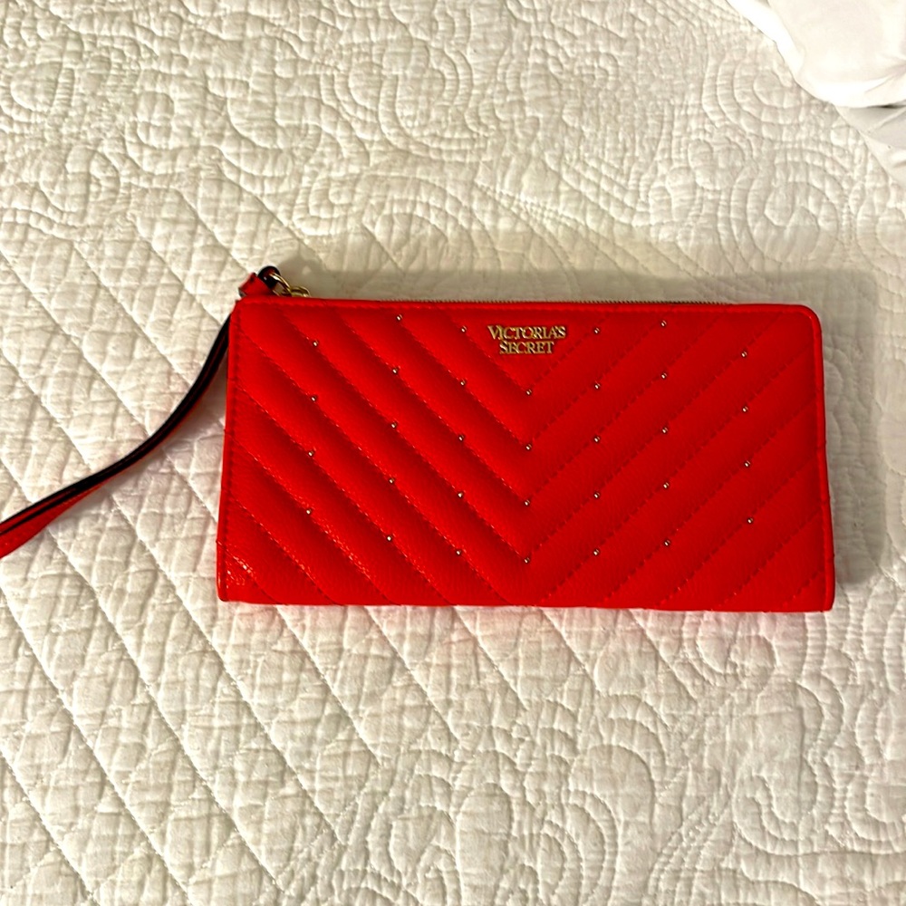 Victoria’s Secret quilted Wallet Wristlet